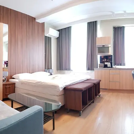 Metropolis Centrum 4*