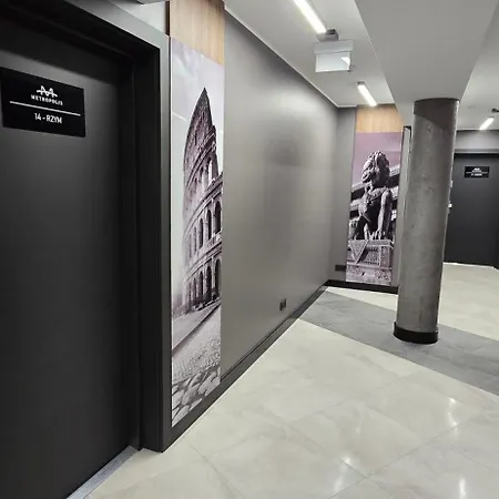 Ξενοδοχείο με διαμερίσματα Metropolis Centrum 4*