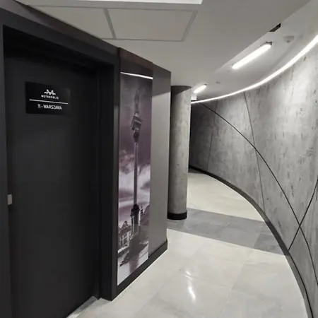 Metropolis Centrum 4*