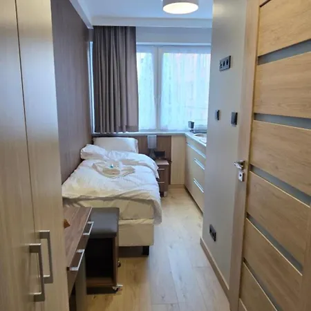 Ξενοδοχείο με διαμερίσματα Metropolis Centrum 4*