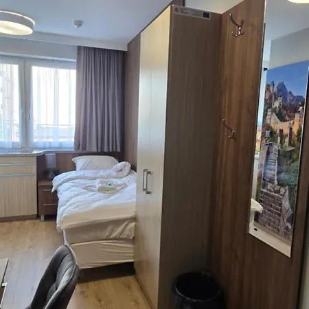 Metropolis Centrum Aparthotel 4*