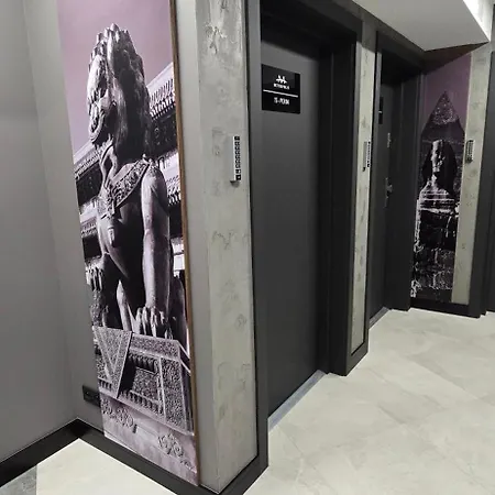 Metropolis Centrum 4*