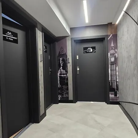 Ξενοδοχείο με διαμερίσματα Metropolis Centrum 4*