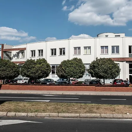 Metropolis Centrum Ξενοδοχείο με διαμερίσματα *