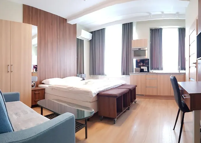 Metropolis Centrum 4*